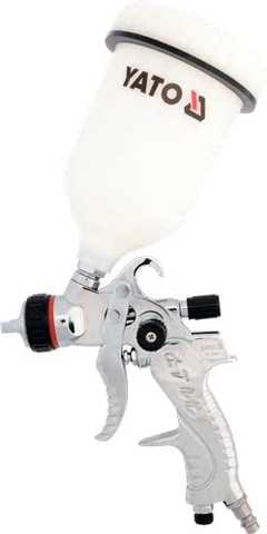 Spray gun with fluid cup