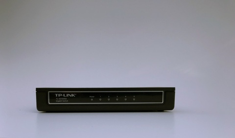 TP-Link TL-SG1016 16-Port Gigabit Switch