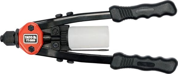 Hand riveting tool